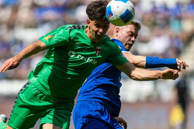 Jena , 230526, Final Soccer Thuringia Cup , FC Carl Zeiss Jena vs ZFC Meuselwitz in the picture Maximilian Hessel Jena vs Christoph Pauling Meuselwitz