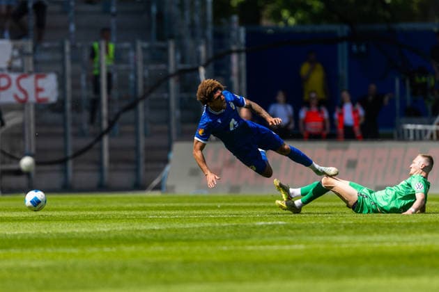 Jena , 230526, Final Soccer Thuringia Cup , FC Carl Zeiss Jena vs ZFC Meuselwitz in the picture Kevin Lankford Jena vs Hendrik Wurr Meuselwitz