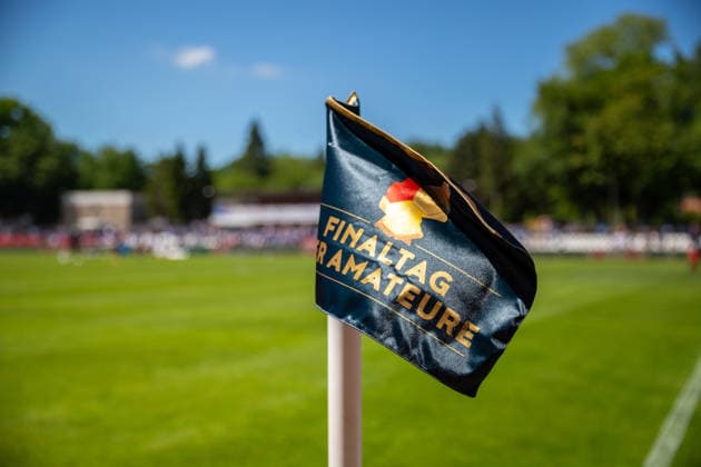 Flag on the corner flag for the final day of the amateur GER, football, national cup, Lüpzer Pils Cup, final, SV Pastow FC Hansa Rostock
