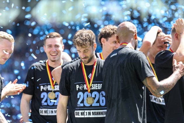 The Buwe win the cup in the Carl Benz Stadium at the BfV Cup Final VfR Mannheim SV Waldhof Mannheim 07 on 23 05 26 in Carl Benz Stadium, Mannheim xamx Photo Alfio Marino Copyright: