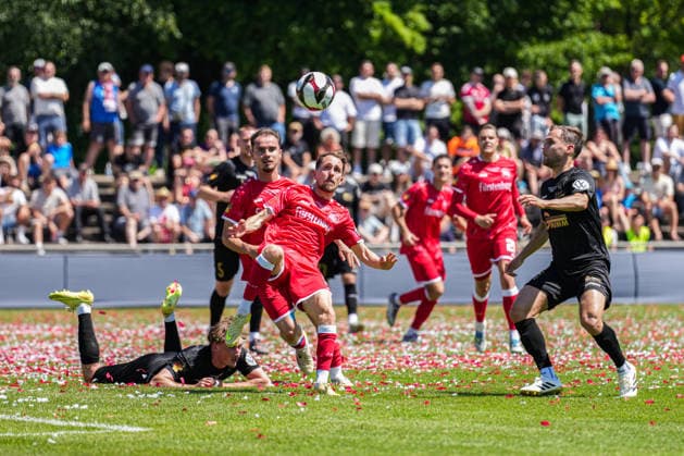 SBFV Rothaus Pokal, Bahlinger SC vs FC 08 Villingen, 23 05 2026 duel between Kolja Herrmann Bahlinger SC, 8 and Christian Derflinger FC 08 Villingen, 7 SBFV Rothaus Pokal, Bahlinger SC vs FC 08 Villingen, Karl Heitz Stadion Offenburg, 23 05 2026 Copyright: xBEAUTIFULxSPORTS Boscox
