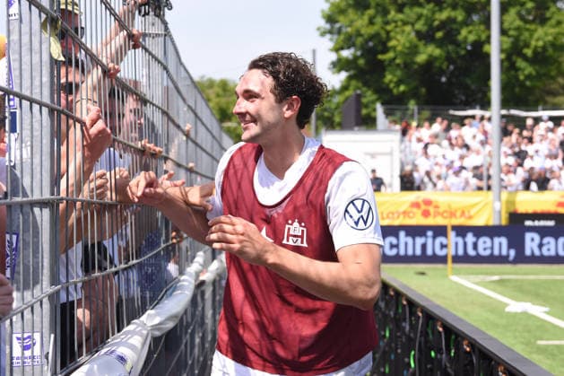Soccer I Men I Season 2025 2026 I Association Cup I Final I SC Vorwärts Wacker 04 Billstedt Hamburg Eimsbütteler BC I 23 05 2026 Julius Emil Stegemann 24, HEBC today one of the crowd favorites For editorial use only Hamburg Stadion Hoheluft, Lokstedter Steindamm 87 Hamburg Germany Copyright: xLobeca RobertoxSeidelx