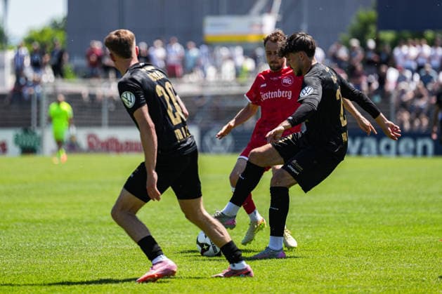 SBFV Rothaus Pokal, Bahlinger SC vs FC 08 Villingen, 23 05 2026 duel between Leon Albrecht FC 08 Villingen, 22 and Kolja Herrmann Bahlinger SC, 8 SBFV Rothaus Pokal, Bahlinger SC vs FC 08 Villingen, Karl Heitz Stadion Offenburg, 23 05 2026 Copyright: xBEAUTIFULxSPORTS Boscox