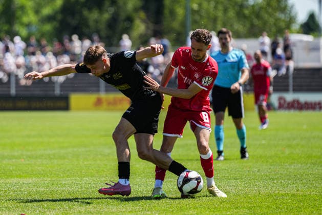 SBFV Rothaus Pokal, Bahlinger SC vs FC 08 Villingen, 23 05 2026 duel between Leon Albrecht FC 08 Villingen, 22 and Kolja Herrmann Bahlinger SC, 8 SBFV Rothaus Pokal, Bahlinger SC vs FC 08 Villingen, Karl Heitz Stadion Offenburg, 23 05 2026 Copyright: xBEAUTIFULxSPORTS Boscox