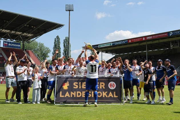 Krieschow celebrates state cup victory Football State Cup Brandenburg 2025 2026 Final FC Energie Cottbus VfB Krieschow 1921