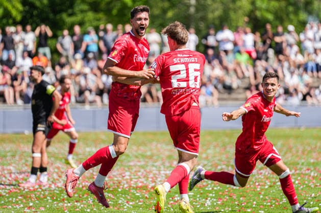 SBFV Rothaus Pokal, Bahlinger SC vs FC 08 Villingen, 23 05 2026 Goal celebration for 1 0 by Elvir Zukaj Bahlinger SC, 4 SBFV Rothaus Pokal, Bahlinger SC vs FC 08 Villingen, Karl Heitz Stadion Offenburg, 23 05 2026 Copyright: xBEAUTIFULxSPORTS Boscox