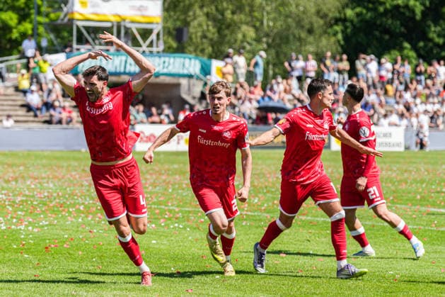SBFV Rothaus Pokal, Bahlinger SC vs FC 08 Villingen, 23 05 2026 Goal celebration for 1 0 by Elvir Zukaj Bahlinger SC, 4 SBFV Rothaus Pokal, Bahlinger SC vs FC 08 Villingen, Karl Heitz Stadion Offenburg, 23 05 2026 Copyright: xBEAUTIFULxSPORTS Boscox