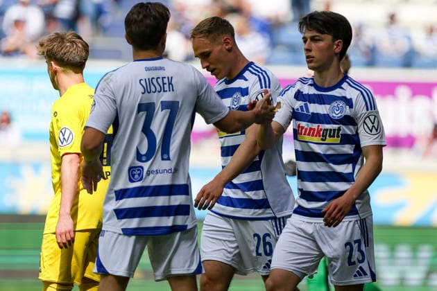 23 05 2026, GER, football, men, Niederrheinpokal final, season 2025 2026, SC St Tönis MSV Duisburg Patrick Sussek MSV Duisburg goal celebration, cheers with his team after scoring the 0 1 Duisburg schauinsland reisen Arena Nordrhein Westfalen Germany Copyright: xAdrianxSchlüterx