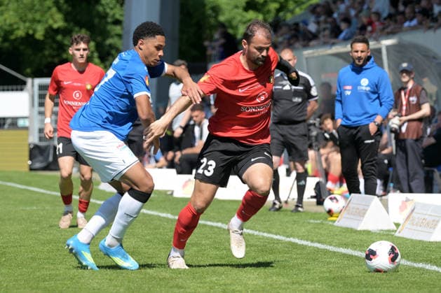 Fabian Eisele SG Sonnenhof Grossaspach, 23 in duel with David Udogu SV Stuttgarter Kickers, 27 SV Stuttgarter Kickers vs SG Sonnenhof Grossaspach, Football, Men, DB Regio wfv Cup Final, Season 2025 2026, 23 05 2026 SV Stuttgarter Kickers vs SG Sonnenhof Grossaspach, Football, Men, DB Regio wfv Cup Final, Season 2025 2026, 23 05 2026 Stuttgart Copyright: xEibner-Pressefoto TobiasxBaurx EP_TBR