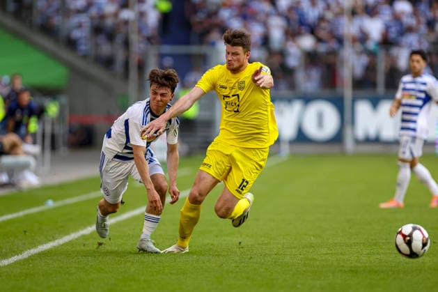 23 05 2026, GER, Football, Men, Niederrheinpokal Final, Season 2025 2026, SC St Tönis MSV Duisburg Jan Simon Symalla MSV Duisburg and Morten Heffungs St Tönis fighting for the ball Duisburg schauinsland reisen Arena Nordrhein Westfalen Germany Copyright: xAdrianxSchlüterx