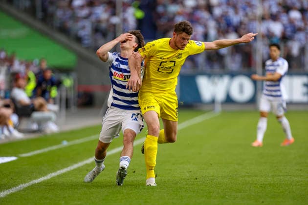 23 05 2026, GER, Football, Men, Niederrheinpokal Final, Season 2025 2026, SC St Tönis MSV Duisburg Jan Simon Symalla MSV Duisburg and Morten Heffungs St Tönis fighting for the ball Duisburg schauinsland reisen Arena Nordrhein Westfalen Germany Copyright: xAdrianxSchlüterx