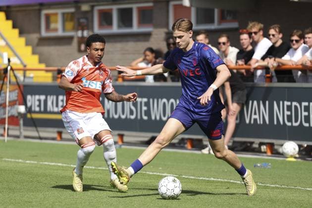 VOLENDAM - (lr) Benjamin Pauwels of FC Volendam, Finn Stam of Willem II during the promotion relegation play-off final match between FC Volendam and Willem II at the Kras Stadium on 23 May 2026 in Volendam, the Netherlands. SONNY LENSEN ANP Play-offs Promotion Relegation - FINAL 2025-2026 xVIxANPxSportx xxANPxIVx 559135212 originalFilename: 559135212.jpg