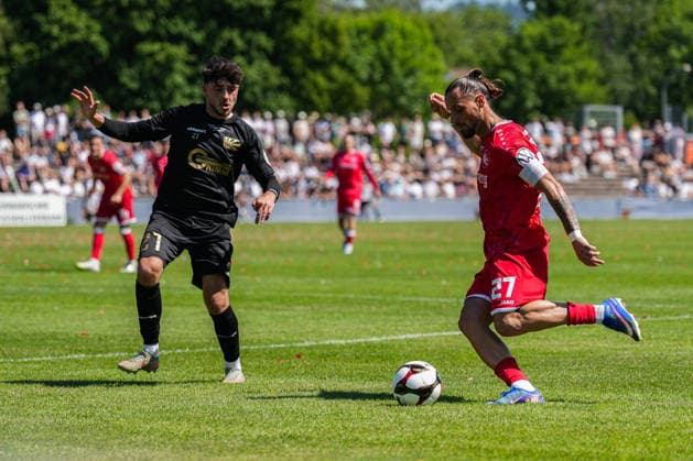 SBFV Rothaus Pokal, Bahlinger SC vs FC 08 Villingen, 23 05 2026 Hasan PepiÄ‡ Bahlinger SC, 27 on the ball against Angelo Rinaldi FC 08 Villingen, 27 SBFV Rothaus Pokal, Bahlinger SC vs FC 08 Villingen, Karl Heitz Stadion Offenburg, 23 05 2026 Copyright: xBEAUTIFULxSPORTS Boscox