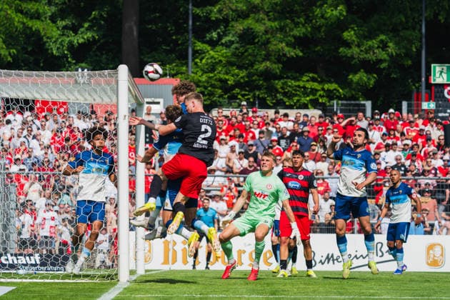 Seymor Fuenger Fortuna Cologne, 05 clears in front of Lars Dietz Viktoria Cologne, 02 after a corner, the ball goes just over Fortuna Cologne vs FC Viktoria Cologne, Football, Central Rhine Cup 2025 26, Final, Season 2025 26, 23 05 2026, Fortuna Cologne vs FC Viktoria Cologne, Football, Central Rhine Cup, Final, Season 2025 26, 23 05 2026 Cologne Copyright: xEibner-Pressefoto LukasxBaldygax EP_LBA