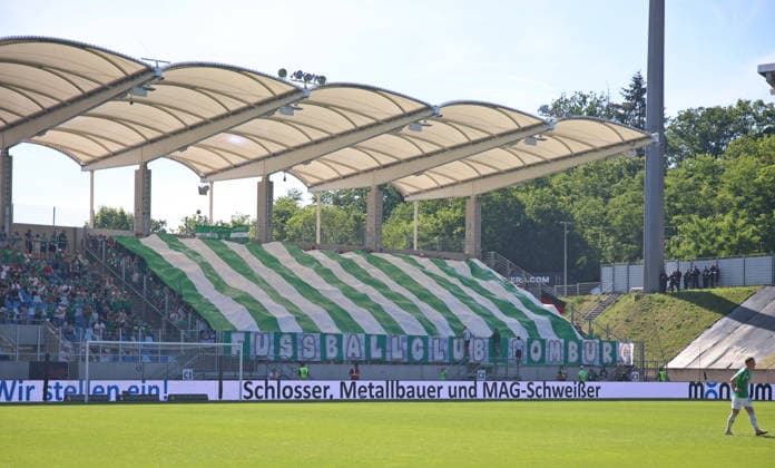 23 05 2026, Football, Men, Sparkassen Pokal Saarland Final, Season 2025 2026, 1 FC Saarbrücken FC 08 Homburg, Fans of FC 08 Homburg show a block flag, Choreo, Choreography Saarbrücken Ludwigsparkstadion Saarland Germany DEU Copyright: xFabianxKleerx