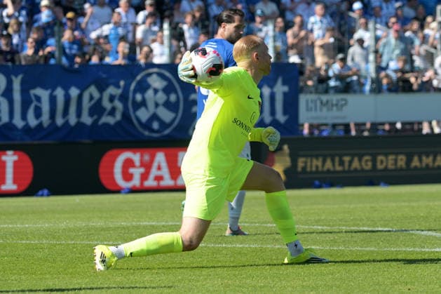 Maximilian Reule SG Sonnenhof Grossaspach, 01 in goal on with ball SV Stuttgarter Kickers vs SG Sonnenhof Grossaspach, Football, Men, DB Regio wfv Cup Final, Season 2025 2026, 23 05 2026 SV Stuttgarter Kickers vs SG Sonnenhof Grossaspach, Football, Men, DB Regio wfv Cup Final, Season 2025 2026, 23 05 2026 Stuttgart Copyright: xEibner-Pressefoto TobiasxBaurx EP_TBR