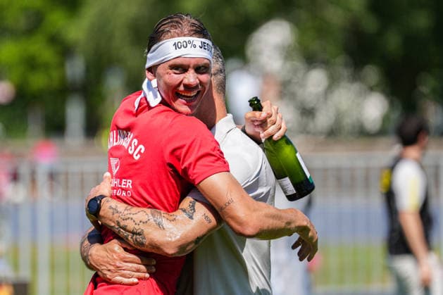 SBFV Rothaus Pokal, Bahlinger SC vs FC 08 Villingen, 23 05 2026 Bahlinger celebrate after the match Laurin Tost Bahlinger SC, 5 SBFV Rothaus Pokal, Bahlinger SC vs FC 08 Villingen, Karl Heitz Stadion Offenburg, 23 05 2026 Copyright: xBEAUTIFULxSPORTS Boscox