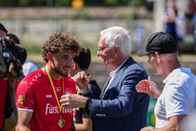 SBFV Rothaus Pokal, Bahlinger SC vs FC 08 Villingen, 23 05 2026 The Bahlinger on their way to the medal and trophy presentation SBFV Rothaus Pokal, Bahlinger SC vs FC 08 Villingen, Karl Heitz Stadion Offenburg, 23 05 2026 Copyright: xBEAUTIFULxSPORTS Boscox