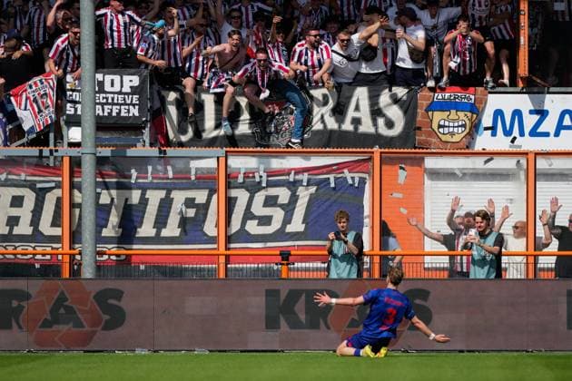 VOLENDAM , 23-05-2026 , Kras Stadium, season 2025 2026 , Dutch Eredivisie Football ,Second leg of the Keuken Kampioen Play-Offs final . Match between FC Volendam and Willem II . Picture shows Willem II player Finn Starn celebrating the 0-2 Volendam - Willem II (play off)  x203907478x Copyright: