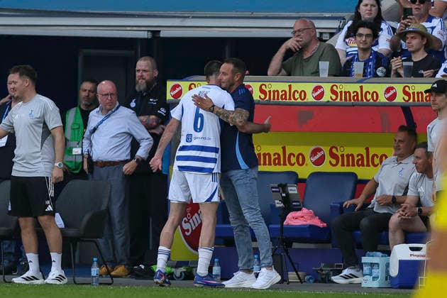 23 05 2026, GER, Football, Men, Niederrheinpokal Final, Season 2025 2026, SC St Tönis MSV Duisburg Rasim Bulic MSV Duisburg and coach Dietmar Hirsch MSV Duisburg embrace each other Duisburg schauinsland reisen Arena Nordrhein Westfalen Germany Copyright: xAdrianxSchlüterx