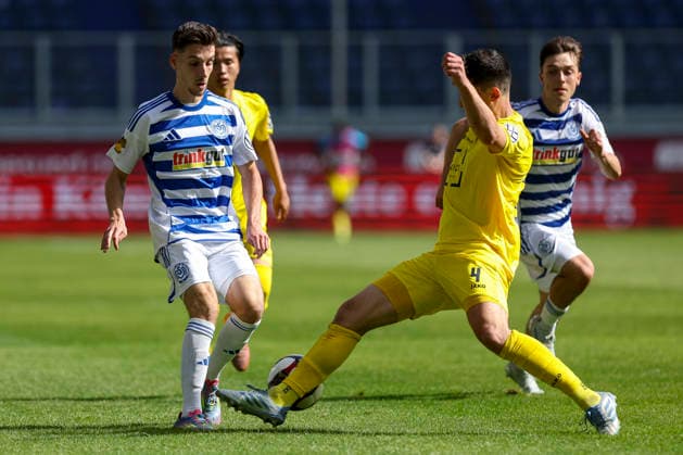 23 05 2026, GER, Football, Men, Niederrheinpokal Final, Season 2025 2026, SC St Tönis MSV Duisburg Conor Noß MSV Duisburg and Jannis Nikolaou St Tönis fighting for the ball Duisburg schauinsland reisen Arena Nordrhein Westfalen Germany Copyright: xAdrianxSchlüterx