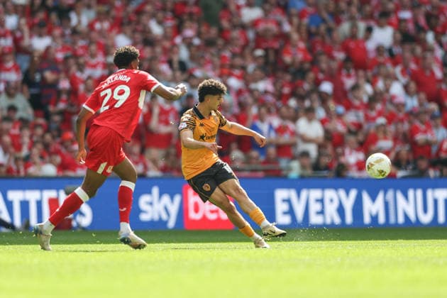 Hull City v Middlesbrough Sky Bet Championship Mohamed Belloumi of Hull City with a pass ahead of Adilson Malanda of Middlesbrough during the Sky Bet Championship Play-Off Final between Hull City and Middlesbrough at Wembley Stadium, London. 23 05 2026 UK Newspapers OUT Copyright: xFocusxImagesx FIL-23464-0361