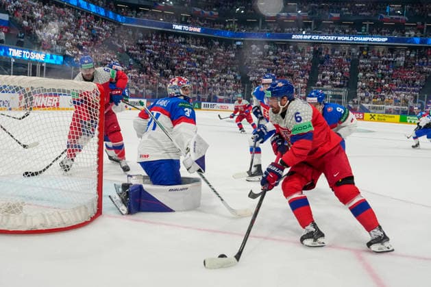 FRIBOURG, SWITZERLAND MAY 23 Michal Kempny of Czechia R in action against goalkeeper Samuel Hlavaj of Slovakia L during the 2026 IIHF Ice Hockey World Championship Switzerland game between Slovakia and Czechia at BCF Arena on May 23, 2026 in Fribourg, Fribourg Fribourg BCF Arena Fribourg Switzerland Copyright: xJustPictures.ch JarixPestelaccix jp-en-EuSpIm-JP6_JAR_Slovakia_Cyechia_23May2026_00016