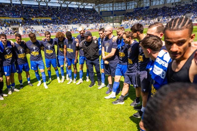 Jena , 230526, Final Soccer Thuringia Cup , FC Carl Zeiss Jena against ZFC Meuselwitz in the picture coach Volkan Uluc Jena with speech after the victory