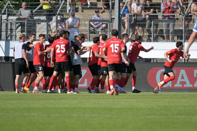 Mert Tasdelen SG Sonnenhof Grossaspach, 10 and team celebrate the goal for 1 3 SV Stuttgarter Kickers vs SG Sonnenhof Grossaspach, Football, Men, DB Regio wfv cup final, Season 2025 2026, 23 05 2026 SV Stuttgarter Kickers vs SG Sonnenhof Grossaspach, Football, Men, DB Regio wfv cup final, Season 2025 2026, 23 05 2026 Stuttgart Copyright: xEibner-Pressefoto TobiasxBaurx EP_TBR