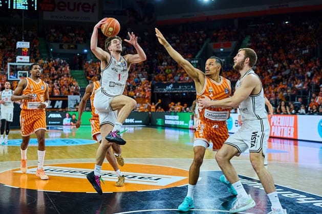 Zachary Ensminger BMA365 Bamberg Baskets, 01 prevails GER, ratiopharm ulm vs Bamberg Baskets, basketball, playoffs, quarterfinals, 3 match, EasyCredit BBL, 2025 2026 season, 23 05 2026 GER, ratiopharm ulm vs Bamberg Baskets, basketball, playoffs, quarterfinals, 3 match, EasyCredit BBL, 2025 2026 season, 23 05 2026 New Ulm Copyright: xEibner-Pressefoto GeraldxOelze-dexStoppanyx EP_ODS