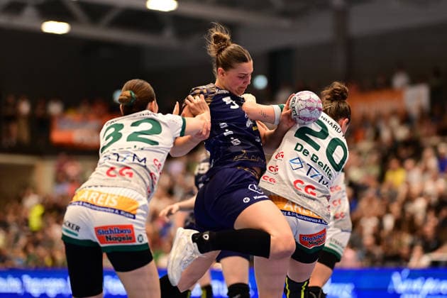 Sport Bilder des Tages Haruno Sasaki (32, FRISCH AUF Göppingen) Maj Nielsen (5, Buxtehuder Sportverein) Louisa De Bellis (20, FRISCH AUF Göppingen) Buxtehuder SV vs. FRISCH AUF! Göppingen, Handball, Frauen, 1. Bundesliga, Play-Offs, Spielzeit 2025 2026, 23.05.2026 Buxtehuder SV vs. FRISCH AUF! Göppingen, Handball, Frauen, 1. Bundesliga, Play-Offs, Spielzeit 2025 2026, 23.05.2026 Buxtehude *** Haruno Sasaki 32, FRISCH AUF Göppingen Maj Nielsen 5, Buxtehuder Sportverein Louisa De Bellis 20, FRISCH AUF Göppingen Buxtehuder SV vs FRISCH AUF Göppingen, Handball, Women, 1 Bundesliga, Play Offs, Season 2025 2026, 23 05 2026 Buxtehuder SV vs FRISCH AUF Göppingen, Handball, Women, 1 Bundesliga, Play Offs, Season 2025 2026, 23 05 2026 Buxtehude Copyright: xEibner-Pressefoto FelixxSchlikisx EP_SLK