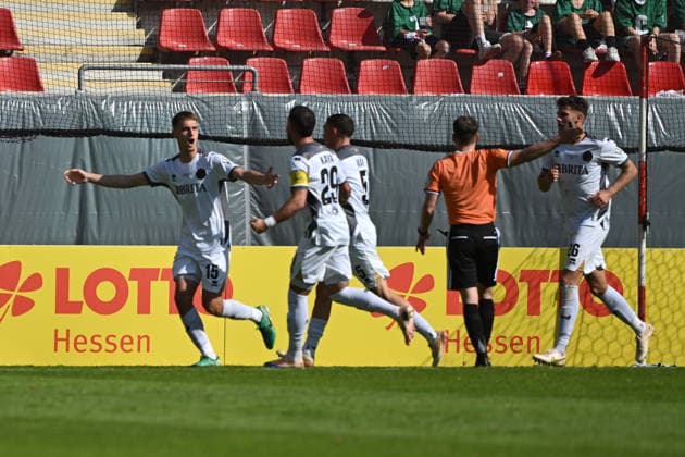 23 05 2026, xpsx, Fußball Finale Hessenpokal, SG Barockstadt Fulda Lehnerz SV Wehen Wiesbaden v l Torjubel nach dem Tor zum celebrating the goal celebrate 0 1 durch Justin Janitzek SV Wehen Wiesbaden DFL DFB REGULATIONS PROHIBIT ANY USE OF PHOTOGRAPHS as IMAGE SEQUENCES and or QUASI VIDEO Offenbach
