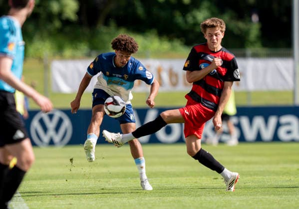 Neo Telle Fortuna Koeln, 31 passes the ball to Tim Kloss Viktoria Koeln, 18 SC Fortuna Köln vs Viktoria Köln 23 05 2026 Soccer, Bitburger Pokalfinale 2026, GER, Sportpark Höhenberg, Cologne Copyright: HMBxMedia xMarcoxBader