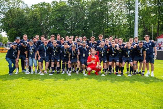The SV Pastow team at the group photo after the award ceremony GER, Football, State Cup, Lüpzer Pils Cup, Final, SV Pastow FC Hansa Rostock