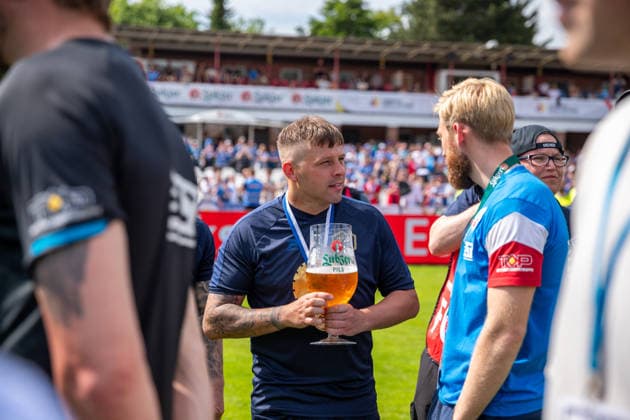 Guido Kocer SVP, mi in conversation with athletics coach Daniel Rellmann FCH GER, football, national cup, Lüpzer Pils Cup, final, SV Pastow FC Hansa Rostock