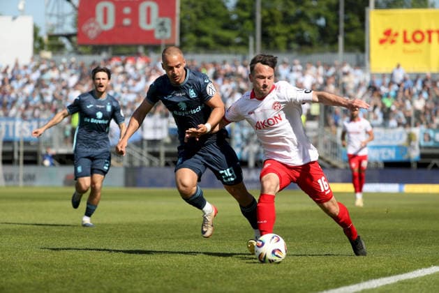 23 05 2026, xfsx, Herren, Fußball, Saison 2025 2026, BFV Verbandspokal, Finale FC Wuerzburger Kickers TSV 1860 Muenchen v li Marvin Rittmueller TSV 1860 Muenchen , Peter Kurzweg FC Wuerzburger Kickers Wuerzburg AKON ARENA Bayern Germany