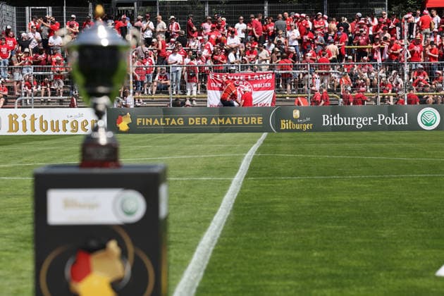 23 05 2026, xsefx, Football, Final Bitburger Pokal, FC Viktoria Köln S C Fortuna Koeln, Sportpark Höhenberg, Saison 2025 2026 Pokalpräsentation vor dem Spiel DFB regulations prohibit any use of photographs as image sequences and or quasi video Photo xSabinexEffgenxPressefotoKochx Nordrhein Westfalen Germany