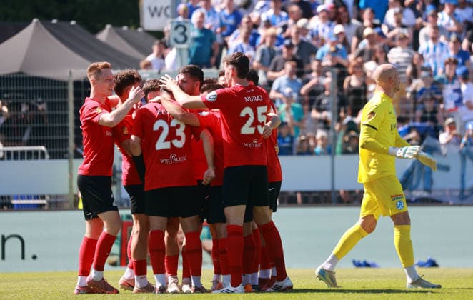 23 05 26 wfv Pokal Final 2026 Stuttgarter Kickers SG Sonnenhof Großaspach Germany, Stuttgart, 23 05 2026, Football, Season 2025 2026, Final day of the amateurs, DB Regio wfv Pokal Final 2026, Stuttgarter Kickers SG Sonnenhof Großaspach Michael Kleinschrodt SG Sonnenhof Großaspach Cheering Goal 0 1 Kleinschrodt