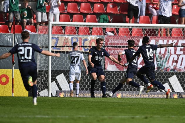 23 05 2026, xpsx, Fußball Finale Hessenpokal, SG Barockstadt Fulda Lehnerz SV Wehen Wiesbaden v l Torjubel nach dem Tor zum celebrating the goal celebrate 1 1 durch Leon Pomnitz SG Barockstadt Fulda Lehnerz DFL DFB REGULATIONS PROHIBIT ANY USE OF PHOTOGRAPHS as IMAGE SEQUENCES and or QUASI VIDEO Offenbach