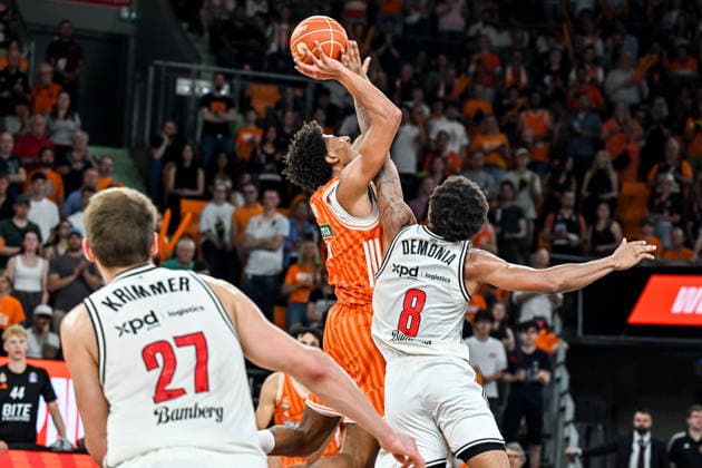 GER, BBL, Playoffs, ratiopharm Ulm vs BMA365 Bamberg Baskets 23 05 2026, ratiopharm arena, Neu Ulm, GER, BBL, Playoffs, ratiopharm Ulm vs BMA365 Bamberg Baskets, pictured Meissa Faye Ulm, 11 , Demarcus Marquette Demonia Bamberg, 8 nordphotoxGmbHx xHafner nph00200