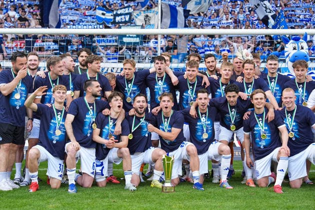 23 05 2026, xydrx, men, soccer, amateur final day, Niederrheinpokal final, SC St Tönis 11 20 MSV Duisburg, 2025 2026 season, Schauinsland Reisen Arena MSV Duisburg players celebrate victory in the Niederrhein Pokal final Copyright: HMBxMedia YannisxDreimann