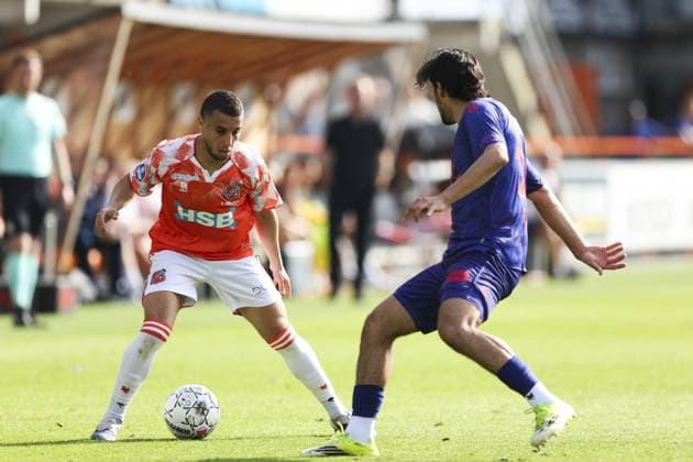 VOLENDAM - (lr) Bilal Ould-Chikh of FC Volendam, Nathan Tjoe-A-On of Willem II during the promotion relegation play-off final match between FC Volendam and Willem II at the Kras Stadium on 23 May 2026 in Volendam, the Netherlands. SONNY LENSEN ANP Play-offs Promotion Relegation - FINAL 2025-2026 xVIxANPxSportx xxANPxIVx 559142093 originalFilename: 559142093.jpg