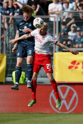 from left to right Justin Steinkötter TSV 1860 Munich and Luke Hemmerich Würzburger Kickers , in the final of the Bavarian Toto Cup between FC Würzburger Kickers and TSV 1860 Munich at Stadion am Dallenberg, Würzburg, Germany, on May 23, 2026 Copyright: HMBxMedia xHeikoxBecker