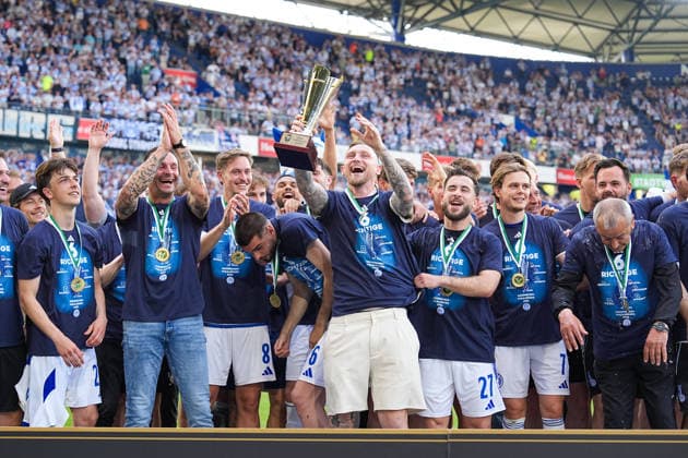 23.05.2026, xydrx, Herren, Fußball, Finaltag der Amateure, Finale Niederrheinpokal, SC St. Tönis 11 ‹20 - MSV Duisburg, Saison 2025 2026, Schauinsland-Reisen-Arena: Die Spieler des MSV Duisburg bejubel den Sieg im Finale des Niederrhein Pokals *** 23 05 2026, xydrx, men, soccer, amateur final day, Niederrheinpokal final, SC St Tönis 11 20 MSV Duisburg, 2025 2026 season, Schauinsland Reisen Arena MSV Duisburg players celebrate victory in the Niederrhein Pokal final Copyright: HMBxMedia YannisxDreimann