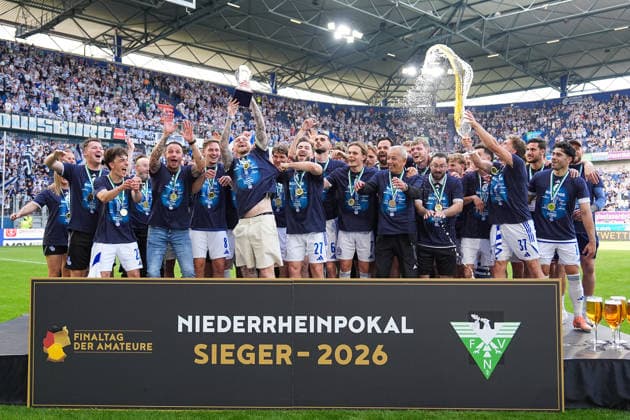 23 05 2026, xydrx, men, soccer, amateur final day, Niederrheinpokal final, SC St Tönis 11 20 MSV Duisburg, 2025 2026 season, Schauinsland Reisen Arena MSV Duisburg players celebrate victory in the Niederrhein Pokal final Copyright: HMBxMedia YannisxDreimann