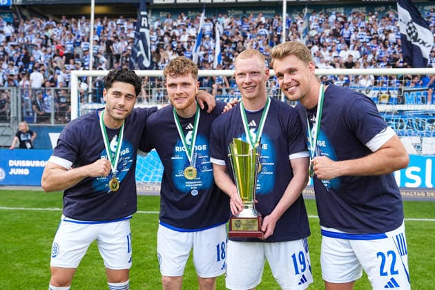 23 05 2026, xydrx, men, soccer, amateur final day, Niederrheinpokal final, SC St Tönis 11 20 MSV Duisburg, 2025 2026 season, Schauinsland Reisen Arena Mert Goeckan MSV Duisburg, 17 Steffen Meuer MSV Duisburg, 18 Leon Mueller MSV Duisburg, 19 Thilo Toepken MSV Duisburg, 22 are happy about the victory in the final Copyright: HMBxMedia YannisxDreimann