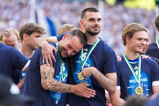 23 05 2026, xydrx, men, soccer, amateur final day, Niederrheinpokal final, SC St Tönis 11 20 MSV Duisburg, season 2025 2026, Schauinsland Reisen Arena Dietmar Hirsch head coach MSV Duisburg and Rasim Bulic MSV Duisburg, 6 are happy about the victory in the final Copyright: HMBxMedia YannisxDreimann