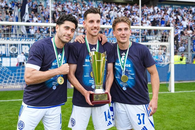 23 05 2026, xydrx, men, soccer, amateur final day, Niederrheinpokal final, SC St Tönis 11 20 MSV Duisburg, season 2025 2026, Schauinsland Reisen Arena Mert Goeckan MSV Duisburg, 17 Conor Noß MSV Duisburg, 14 Patrick Sussek MSV Duisburg, 37 are happy about the victory in the final Copyright: HMBxMedia YannisxDreimann