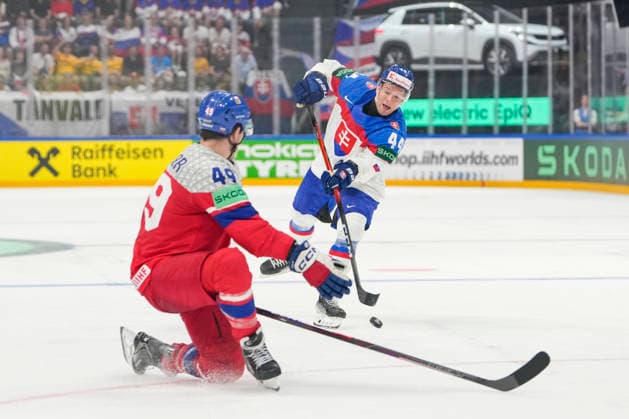 FRIBOURG, SWITZERLAND MAY 23 Mislav Rosandic of Slovakia R in action during the 2026 IIHF Ice Hockey World Championship Switzerland game between Slovakia and Czechia at BCF Arena on May 23, 2026 in Fribourg, Fribourg Fribourg BCF Arena Fribourg Switzerland Copyright: xJustPictures.ch JarixPestelaccix jp-en-EuSpIm-JP6_JAR_Slovakia_Cyechia_23May2026_00043