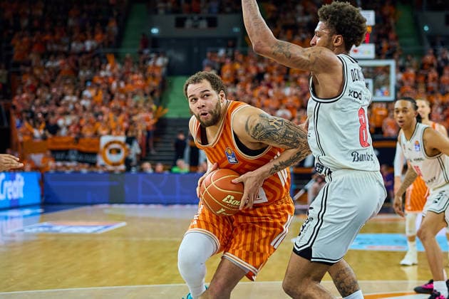 duel, duel between Christopher Ledlum ratiopharm ulm, 04 , Demarcus Marquette Demonia BMA365 Bamberg Baskets, 08 GER, ratiopharm ulm vs Bamberg Baskets, basketball, playoffs, quarterfinals, 3 Game, EasyCredit BBL, Season 2025 2026, 23 05 2026 GER, ratiopharm ulm vs Bamberg Baskets, Basketball, Playoffs, Quarterfinals, 3 Game, EasyCredit BBL, Season 2025 2026, 23 05 2026 New Ulm Copyright: xEibner-Pressefoto GeraldxOelze-dexStoppanyx EP_ODS